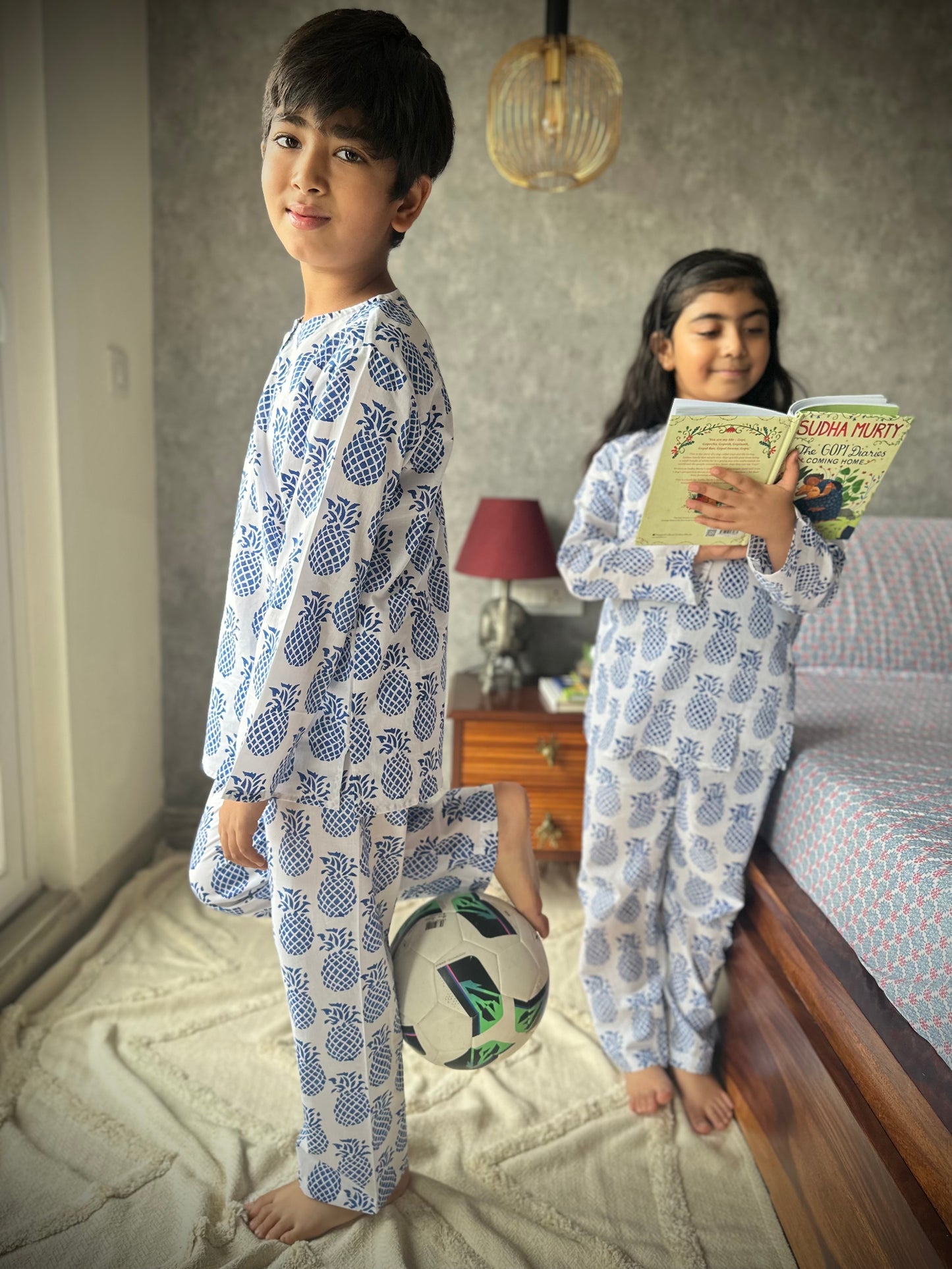 Blue pineapple print kids loungewear set