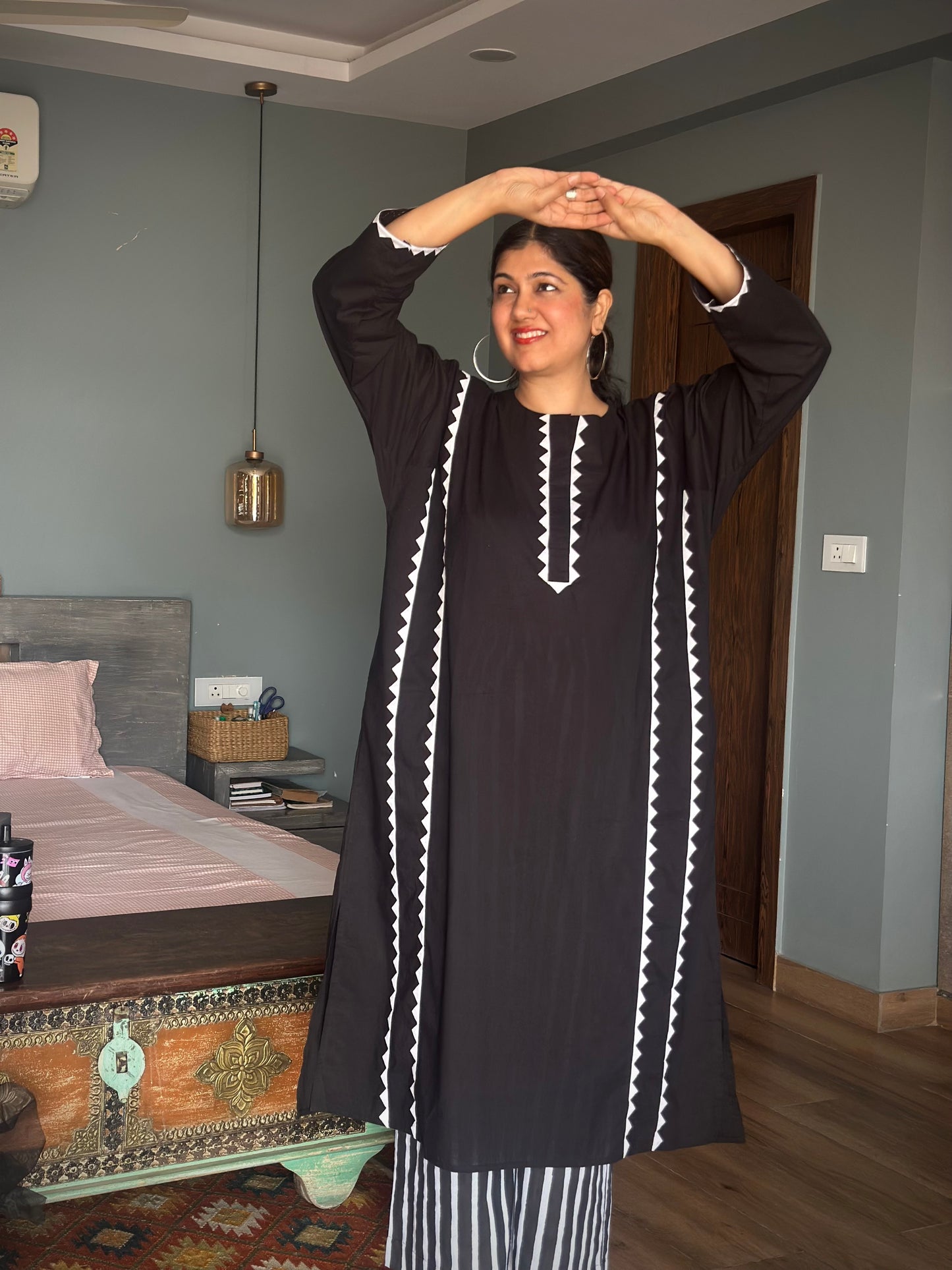 Siyah kalidar kurta with hand appliqué work