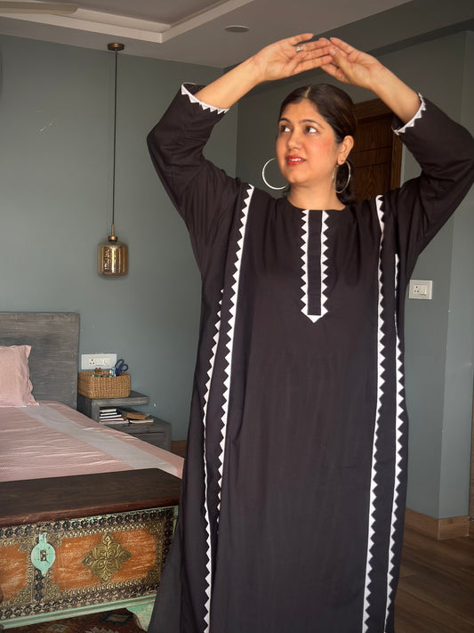 Siyah kalidar kurta with hand appliqué work