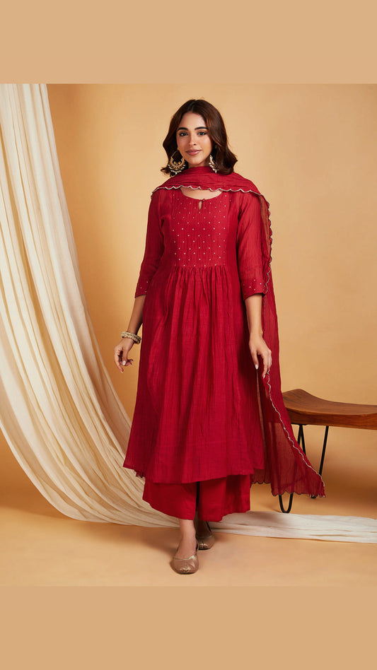 Surkh mul chanderi hand embroidered kurta set