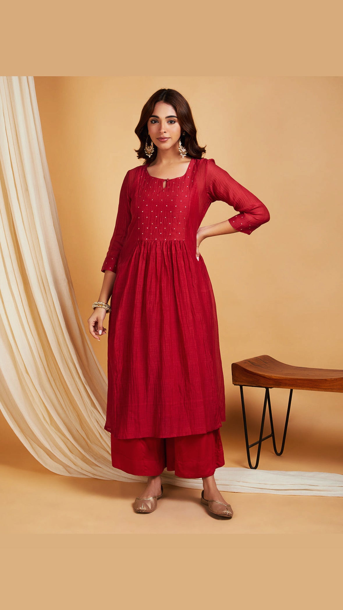 Surkh mul chanderi hand embroidered kurta set