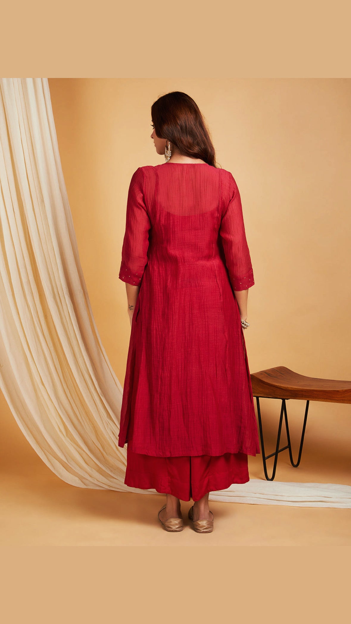 Surkh mul chanderi hand embroidered kurta set