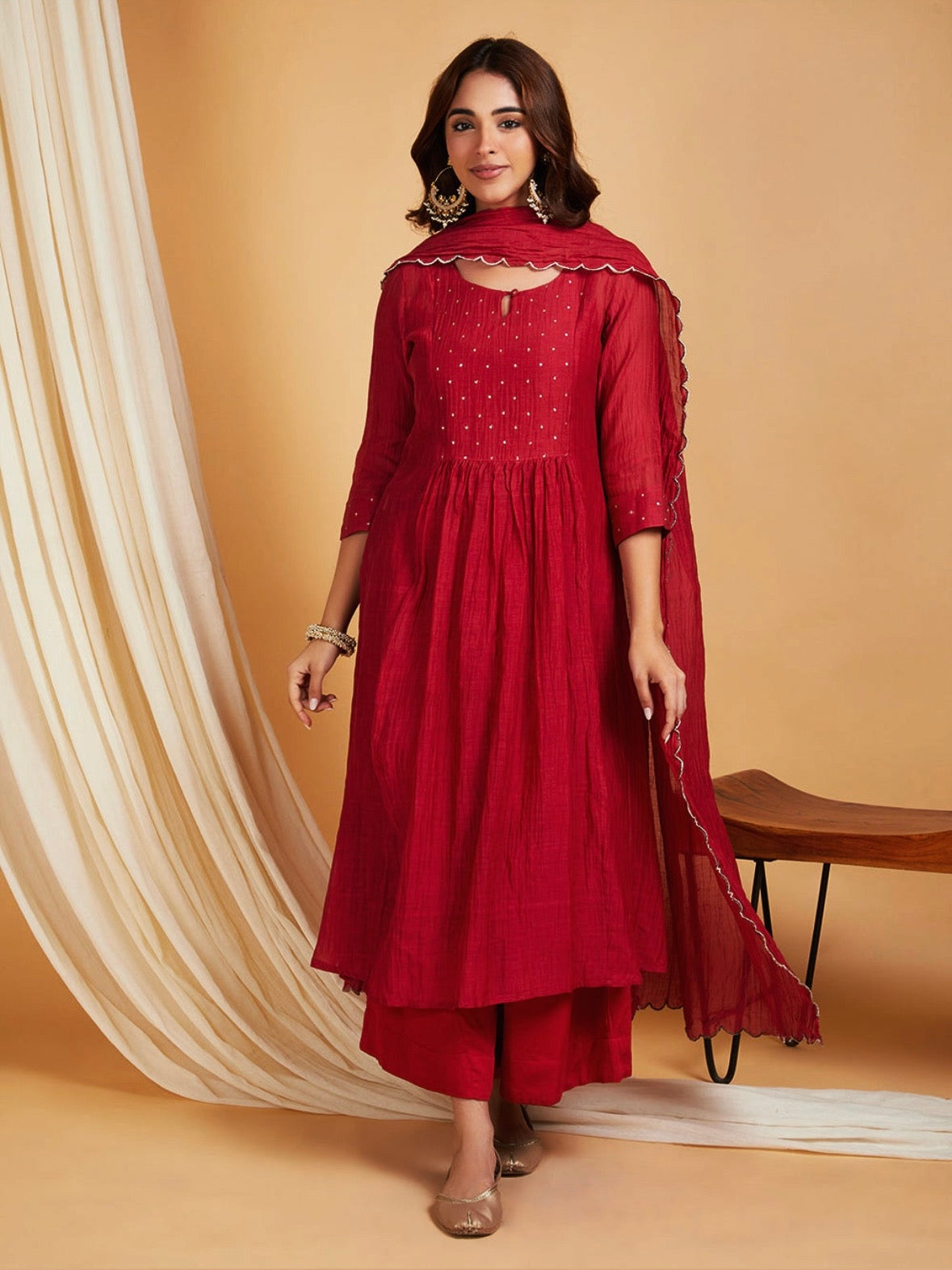Surkh mul chanderi hand embroidered kurta set