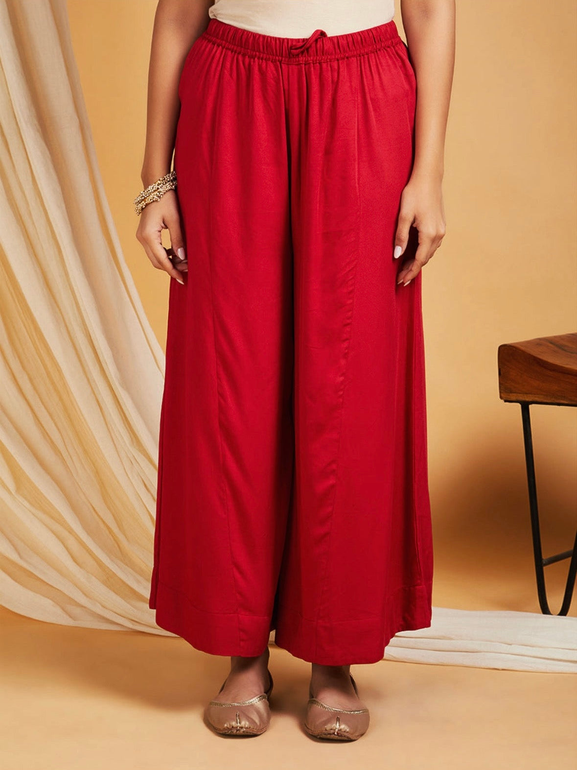 Surkh mul chanderi hand embroidered kurta set